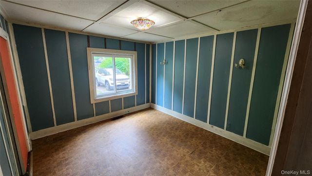 200 Oak Avenue, Flanders, NY 11901