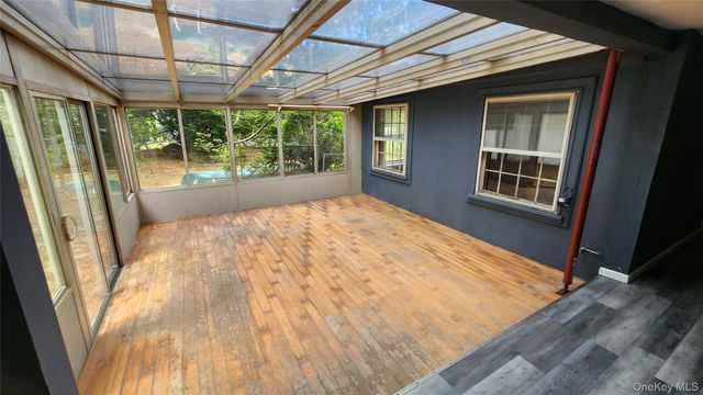 200 Oak Avenue, Flanders, NY 11901