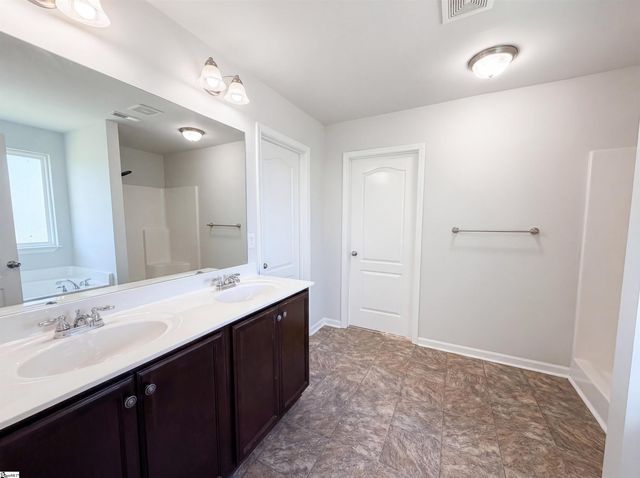 129 Saddlebrook Alley, Abbeville, SC 29671
