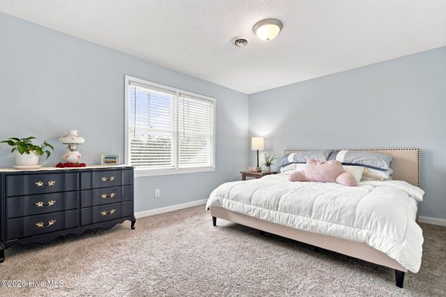 10017 N Olde Towne Wynd SE, Belville, NC 28451