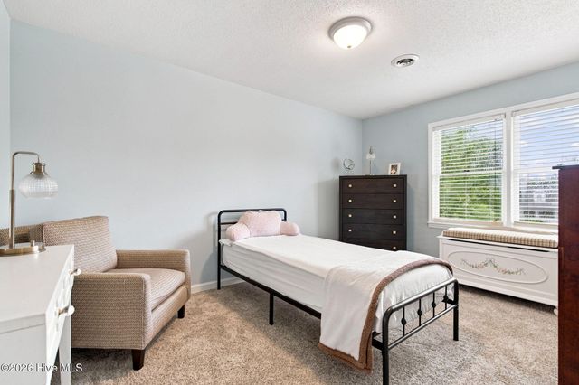 10017 N Olde Towne Wynd SE, Belville, NC 28451