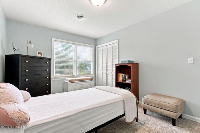 10017 N Olde Towne Wynd SE, Belville, NC 28451