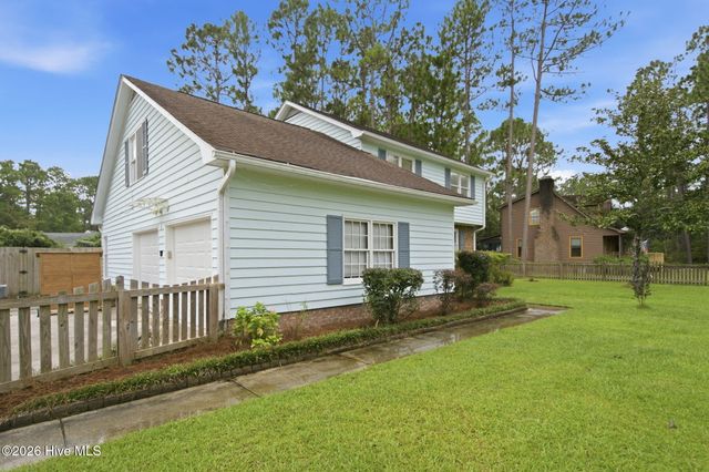 10017 N Olde Towne Wynd SE, Belville, NC 28451