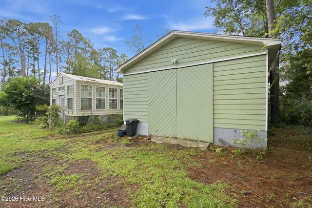 10017 N Olde Towne Wynd SE, Belville, NC 28451