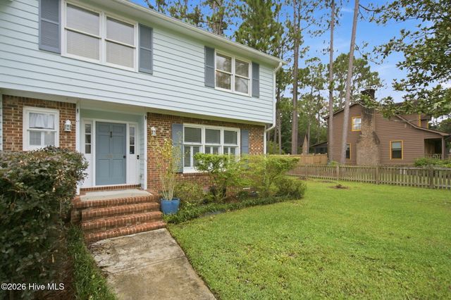 10017 N Olde Towne Wynd SE, Belville, NC 28451