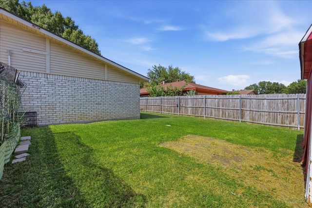 1322 Paris Drive, Garland, TX 75040