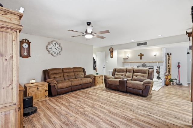 1322 Paris Drive, Garland, TX 75040