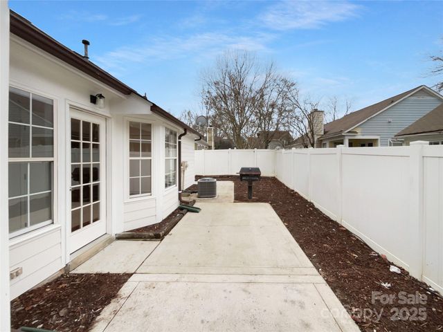 5751 Ebley Lane, Charlotte, NC 28227