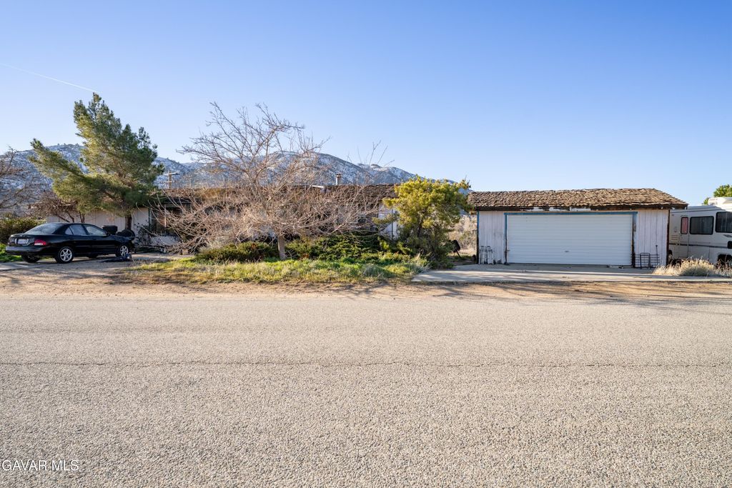 20625 Ridgecrest Drive, Tehachapi, CA 93561