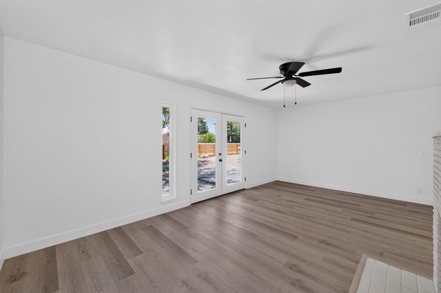 210 N Sunnyside Avenue, Clovis, CA 93611