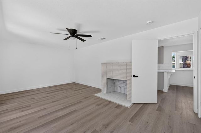 210 N Sunnyside Avenue, Clovis, CA 93611