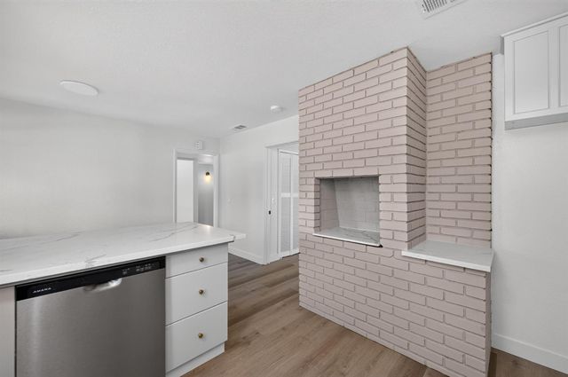 210 N Sunnyside Avenue, Clovis, CA 93611
