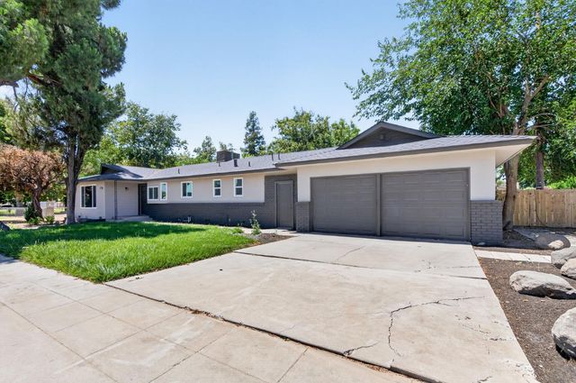 210 N Sunnyside Avenue, Clovis, CA 93611