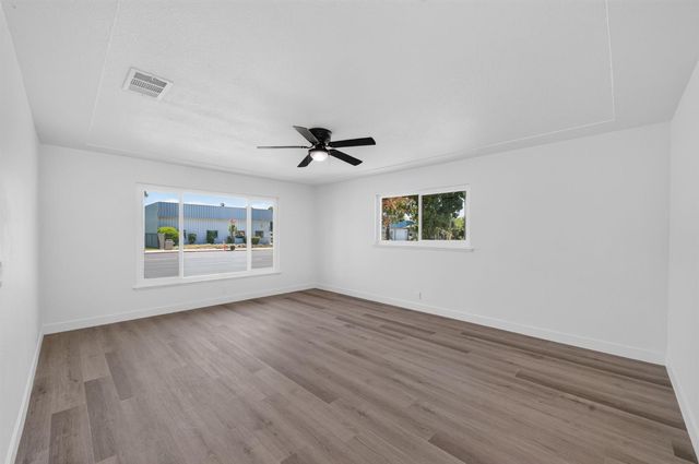 210 N Sunnyside Avenue, Clovis, CA 93611