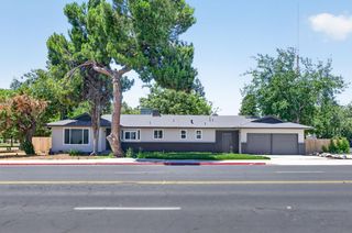 210 N Sunnyside Avenue, Clovis, CA 93611