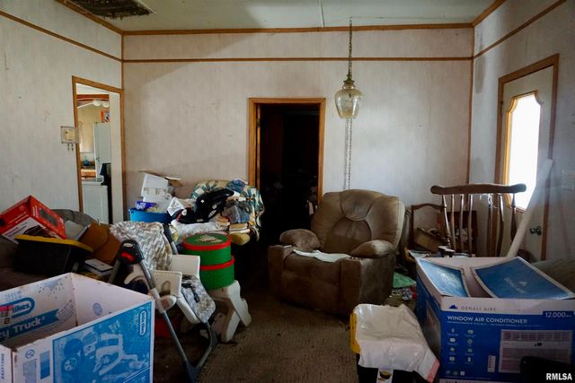 205 9TH Street, Colp, IL 62921