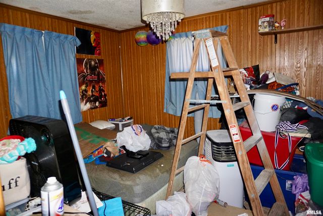 205 9TH Street, Colp, IL 62921