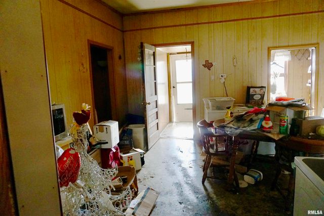 205 9TH Street, Colp, IL 62921