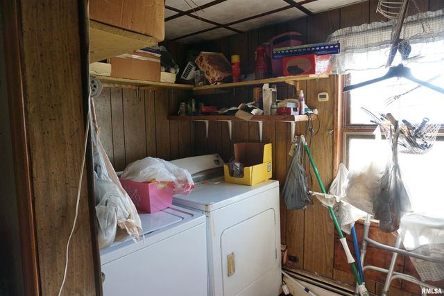 205 9TH Street, Colp, IL 62921