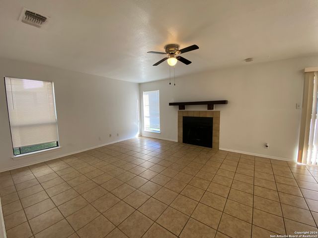 810 STATION ST, Converse, TX 78109