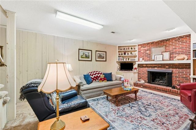 175 Red Fox Trail, Winston-salem, NC 27103