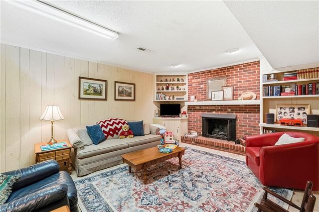 175 Red Fox Trail, Winston-salem, NC 27103