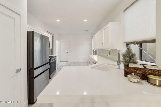 23817 S HARMONY Way, Sun Lakes, AZ 85248