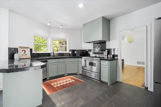 1420 S Donnybrook Avenue, Tyler, TX 75701