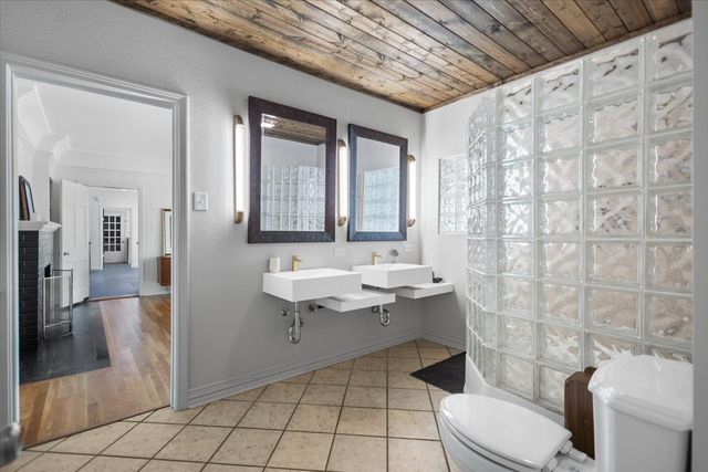 1420 S Donnybrook Avenue, Tyler, TX 75701