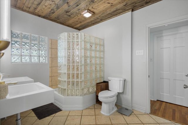 1420 S Donnybrook Avenue, Tyler, TX 75701