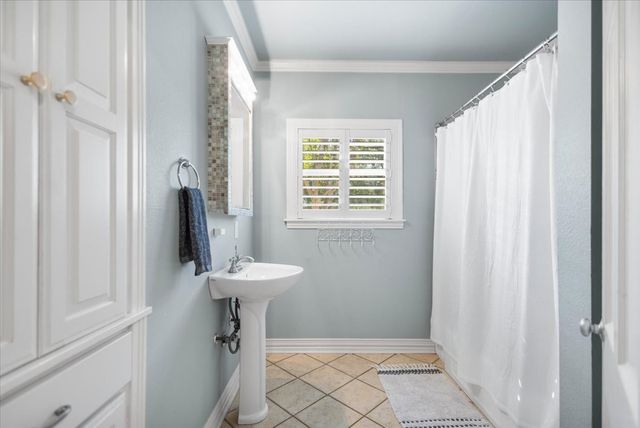 1420 S Donnybrook Avenue, Tyler, TX 75701