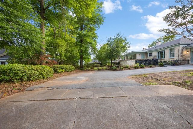 1420 S Donnybrook Avenue, Tyler, TX 75701