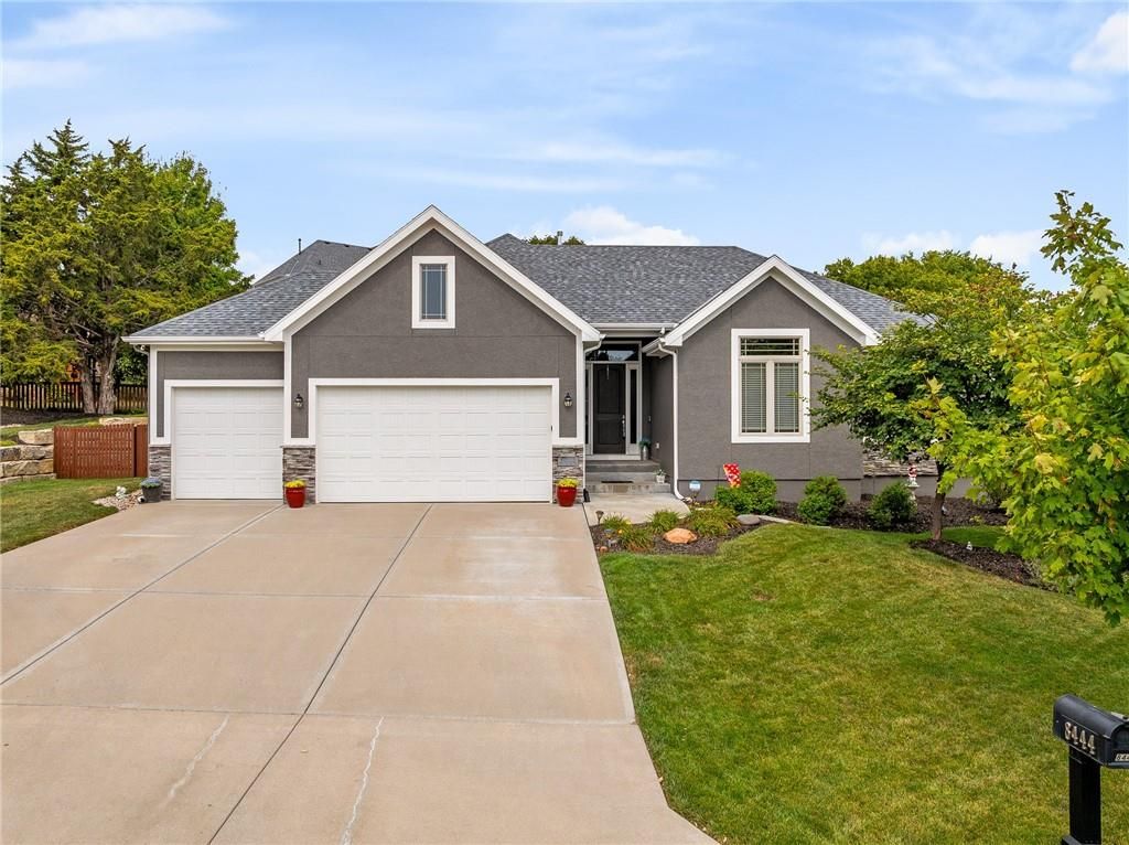 8444 Shady Bend Road, Lenexa, KS 66227