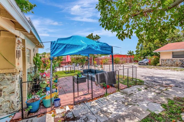 3063 Floweva Street A, West Palm Beach, FL 33406