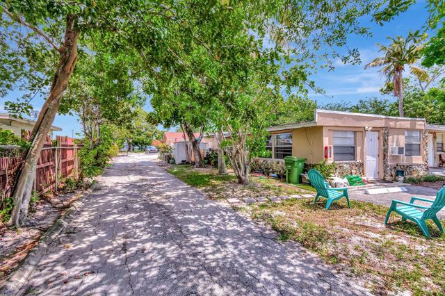 3063 Floweva Street A, West Palm Beach, FL 33406