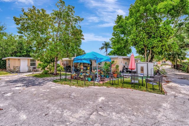 3063 Floweva Street A, West Palm Beach, FL 33406