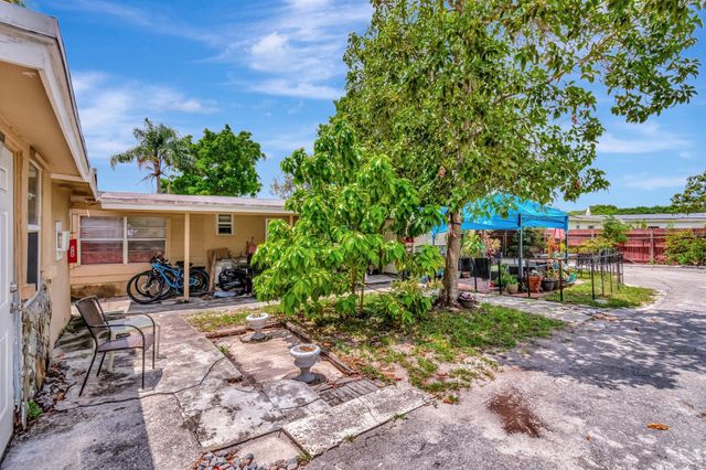 3063 Floweva Street A, West Palm Beach, FL 33406