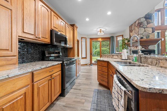 75993 Mckay Road, Bruce Twp, MI 48065