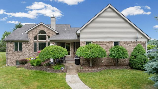 75993 Mckay Road, Bruce Twp, MI 48065