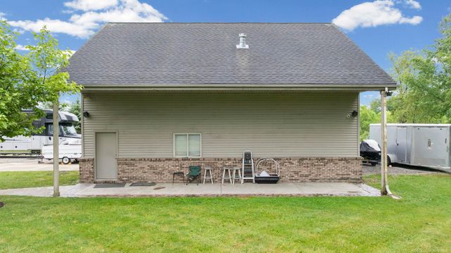 75993 Mckay Road, Bruce Twp, MI 48065