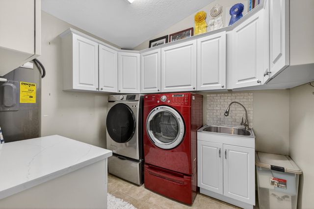 5606 Silver Oak Drive, Fort Pierce, FL 34982