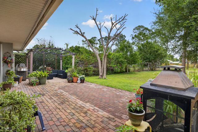5606 Silver Oak Drive, Fort Pierce, FL 34982