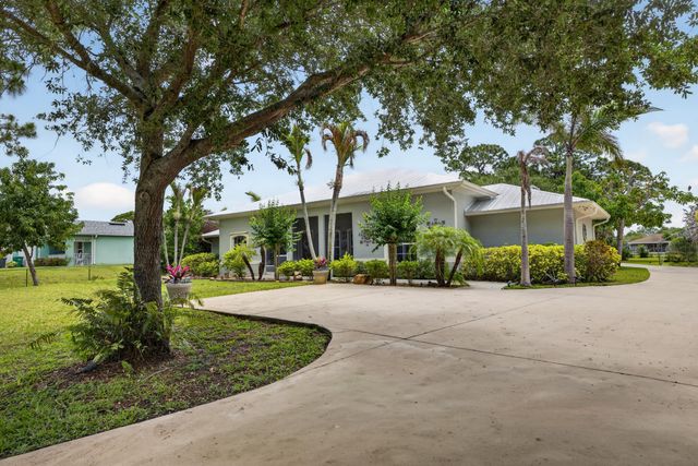 5606 Silver Oak Drive, Fort Pierce, FL 34982