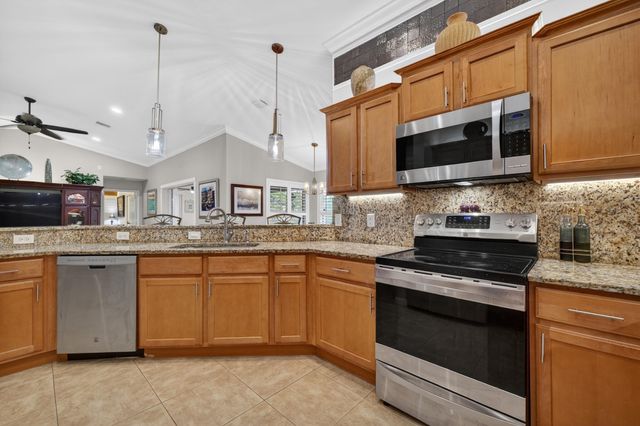5606 Silver Oak Drive, Fort Pierce, FL 34982