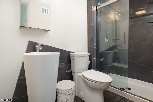 90 Farnham Sq 290, Sayreville Boro, NJ 08859