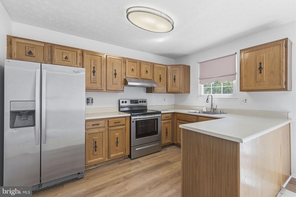 Image 10 of property listing at 4069 RUSTICO RD, Baltimore, MD 21220