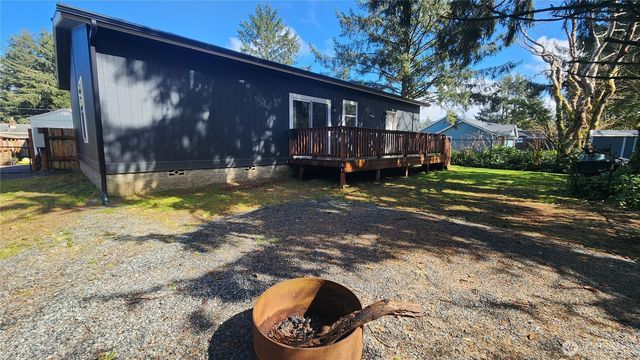 375 Sextans Avenue SW, Ocean Shores, WA 98569