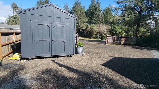 375 Sextans Avenue SW, Ocean Shores, WA 98569