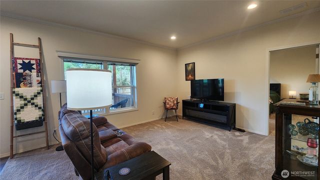 375 Sextans Avenue SW, Ocean Shores, WA 98569