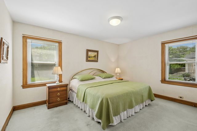 6241 N Leroy Avenue, Chicago, IL 60646